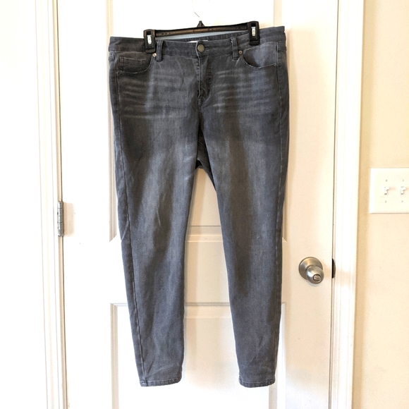 Ultimate stretch Skinny Jean High Rise - Picture 1 of 1